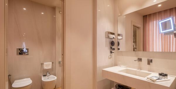 orianahomelverona en offer-weekend-stay-in-the-heart-of-verona 008
